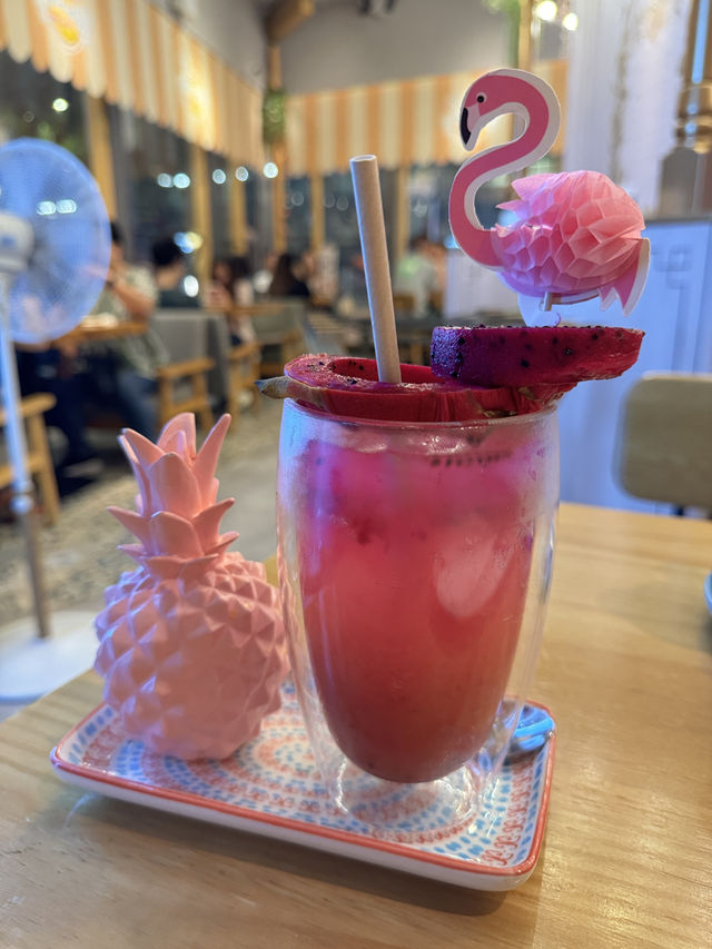 筲箕灣充滿童真嘅旋轉木馬主題餐廳🎠 