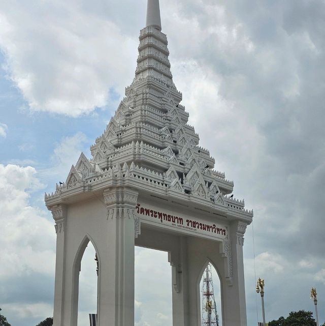 ไหว้พระวัดพระพุทธบาทสระบุรี เสริมมงคลชีวิต