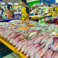 ตลาดประมงพื้นบ้านอ่างศิลา