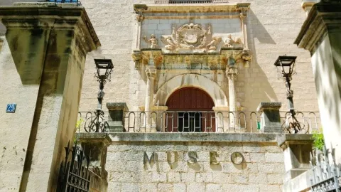 A museum combining archaeology and fine arts — traveler post in Jaen