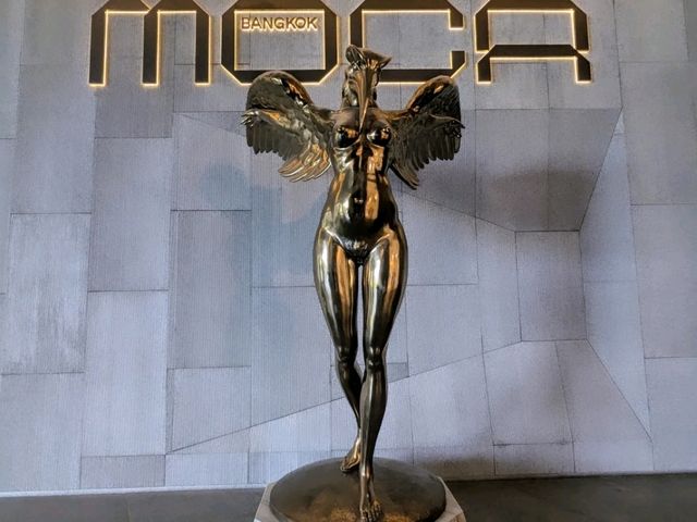 曼谷國寶級雕塑畫作展館：Moca Bangkok 曼谷當代藝術館