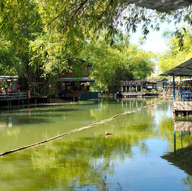 ตลาดน้ำ 3 วัง จ.ชลบุรี