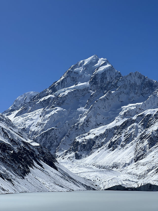 Hooker Valley Track: A Journey to New Zealand’s Iconic Alpine Beauty