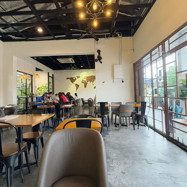 A Hidden Gem in Johor Bahru: Fifty Trees Cafe 🇲🇾