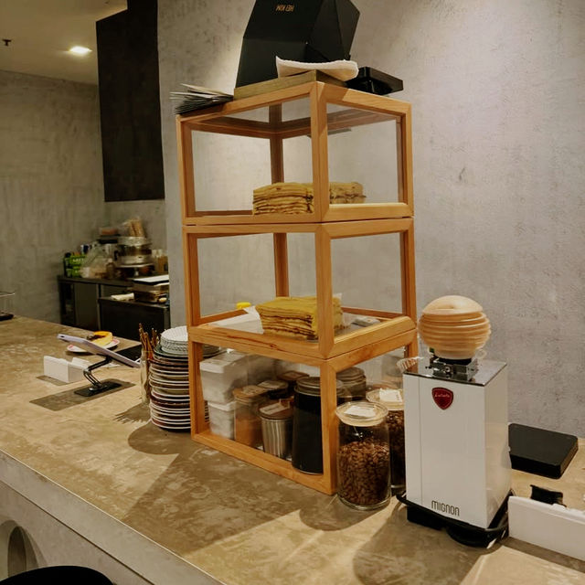  Warmth & Whimsy at Hei Kim Cafe