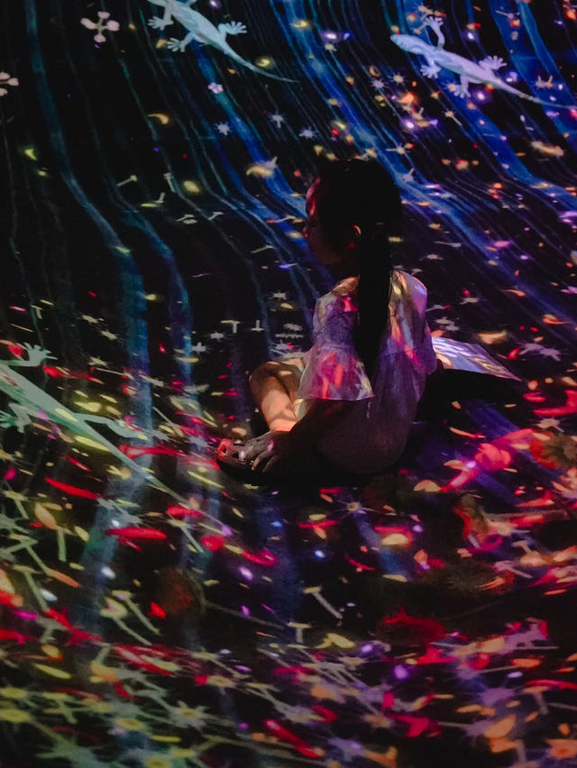 台北｜Teamlab 共創未來園，帶孩子走進夢幻光影世界！