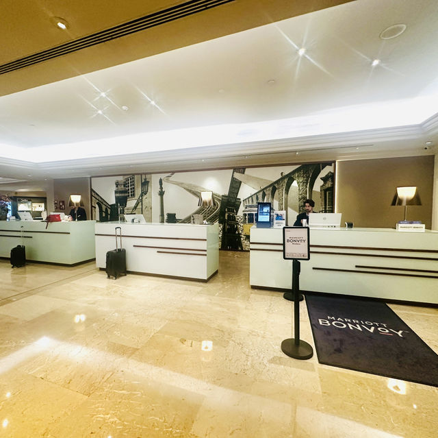 Quick short stay but great Executive Lounge F&B