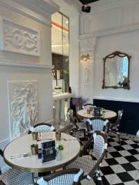  Royal Inn