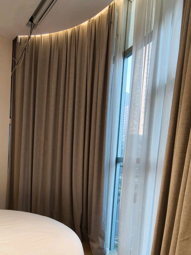 大型落地窗南山小型溫馨酒店推介