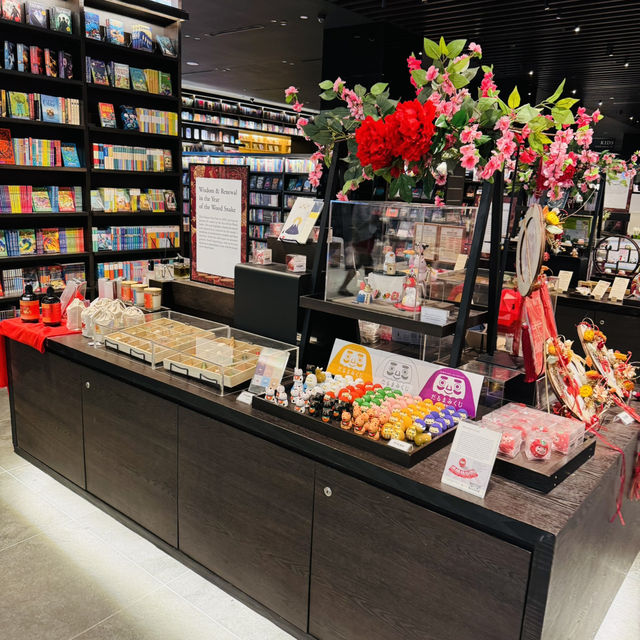 Lost in a Book Lover’s Dream – My Solo Visit to Tsutaya Books