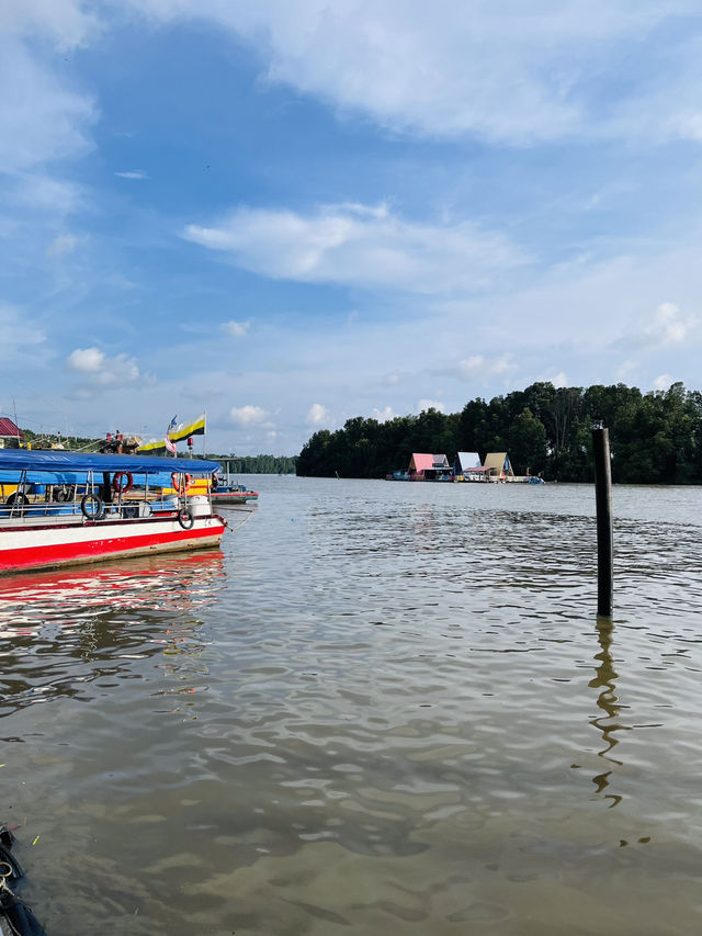 “Port Weld: Where Malaysia’s Railway History Meets Coastal Charm”