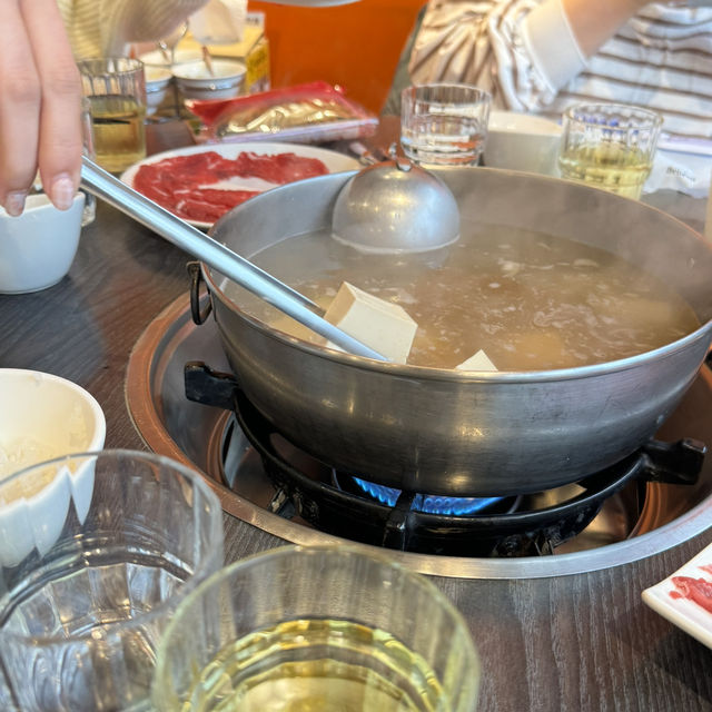 原鄉牧養，台灣牛新鮮直送🐮總是人潮滿滿的好吃的饗牛火鍋🍲
