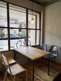 Relaxing Café Time at String Stand Eito