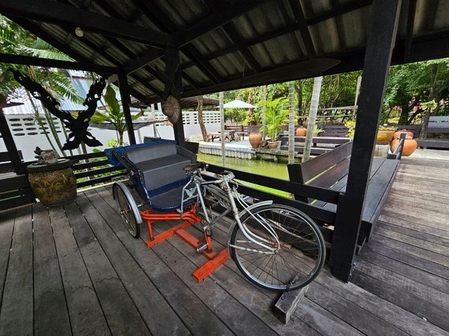 เรือนนมสด บางน้ำผึ้ง