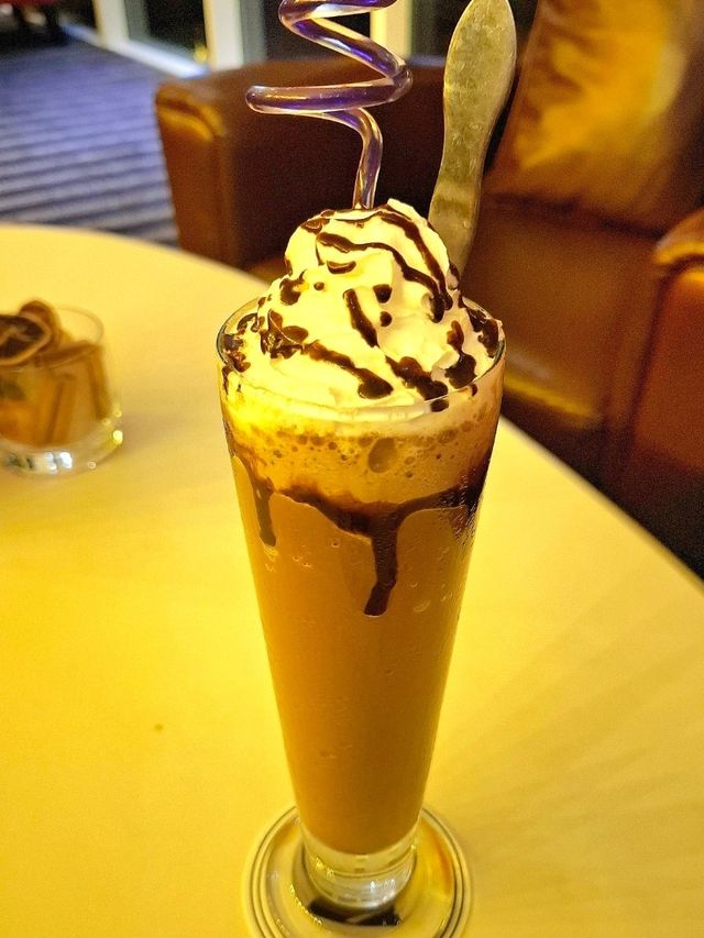 LATE NIGHT UNWIND AT THE LOUNGE, ZENITH HOTEL KUANTAN
