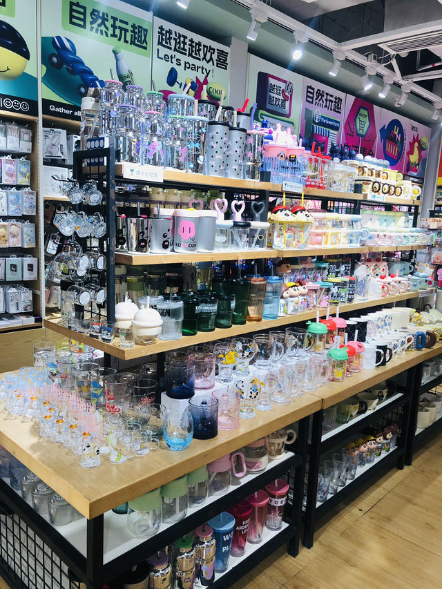 很多不同種類的精品，大開眼界