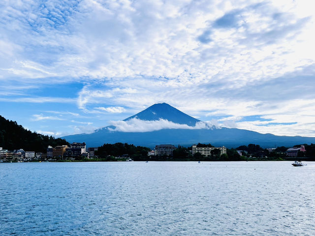 “Lake Kawaguchi: A Picture-Perfect Gateway to Mount Fuji”