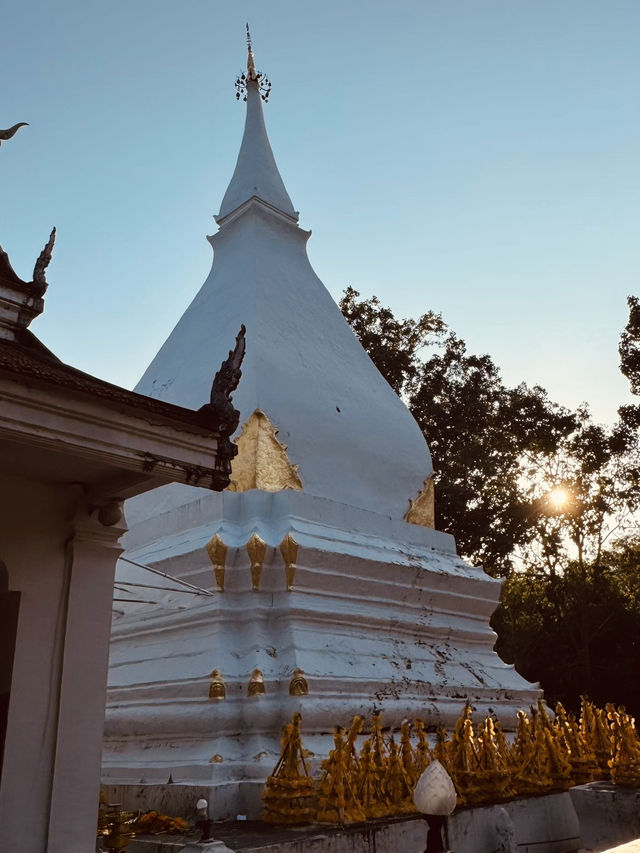 พระธาตุศรีสองรัก สักการะสิ่งศักดิ์สิทธิ์ จ.เลย