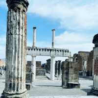 Pompeii: Echoes of an Ancient Tragedy 🇮🇹