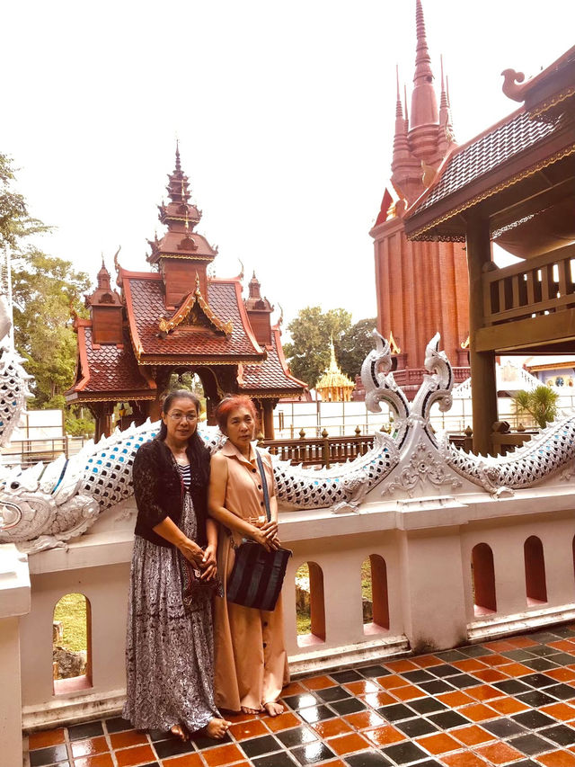 พาเที่ยววัดสวยจังหวัดมุกดาหาร