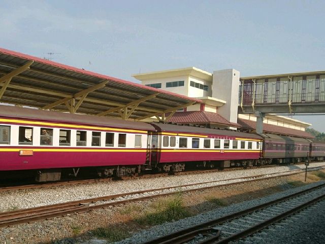 นั่งรถไฟไป..พระนครคีรี เมืองเพชร