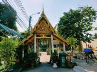 泰國曼谷湄南河畔著名古跡皇家寺廟景點：Wat Thong Nai，暹羅文化藝術風格寺廟建築，適合打卡拍照📸