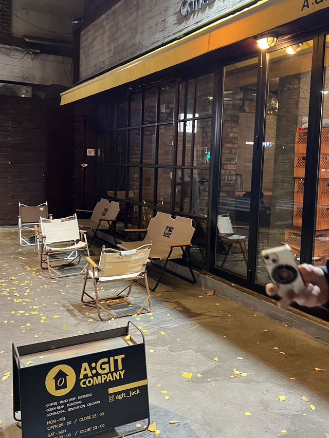 A:git cafe nearby mangwon station ,the best coffee