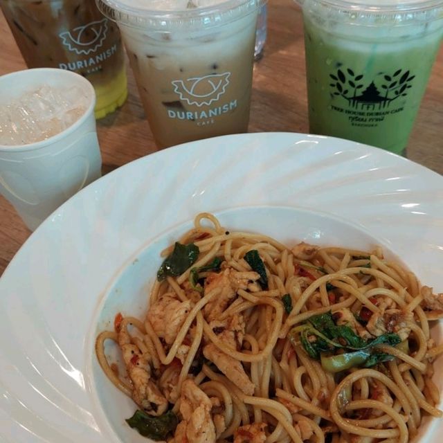 Tree House Durian Cafe' Chanthaburi ทุเรียนคาเฟ่