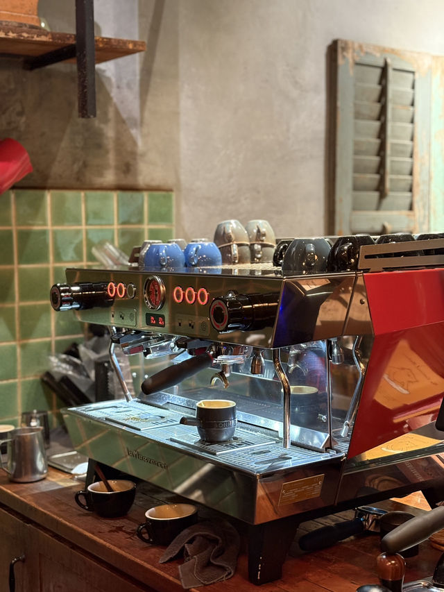 The Daily Fix Cafe in Melaka, Offers Nostalgic Ambiance with Vintage Decor
