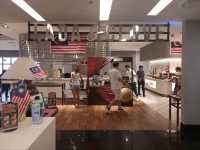 “Urban Vibes & Cultural Comfort: Deluxe King Escape at TROVE JB”