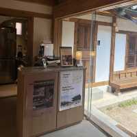 チマチョゴリが映える安国カフェ
