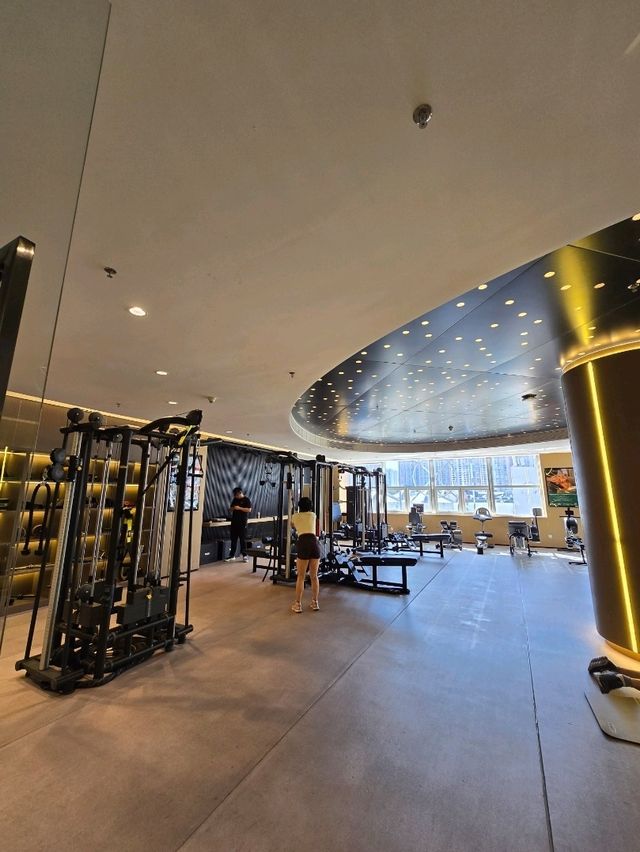 ✨【深圳好日子皇冠假日酒店】福田CBD的時尚打卡聖地！😎