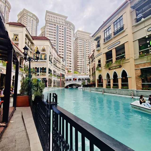 Venice Grand Canal Mall: A Slice of Italy in Taguig