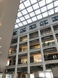 🛍️ 도쿄역 인근 헬로키티 테마 쇼핑몰, KITTE에서의 즐거운 쇼핑