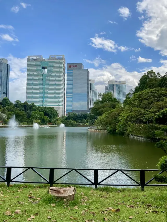 A Slow Day in Kuala Lumpur – Gardens, Local Eats & City Views