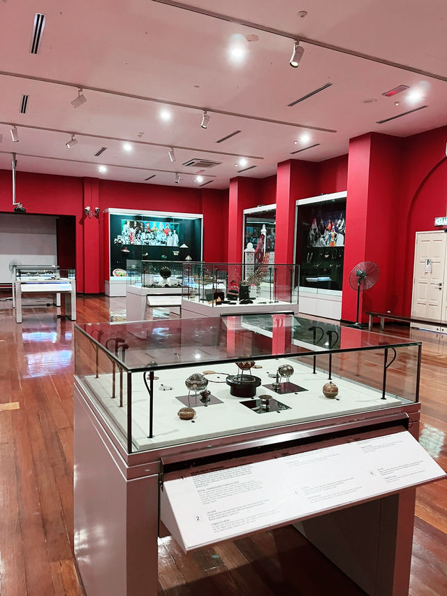 💎 Ratna Sari Gallery: Dazzling Display of Malaysia’s Cultural Jewels