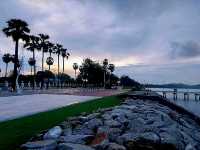 อ่าวดงตาล สัตหีบ หาดสวยน้ำใส ต้นตาลเรียงรายสวยงาม
