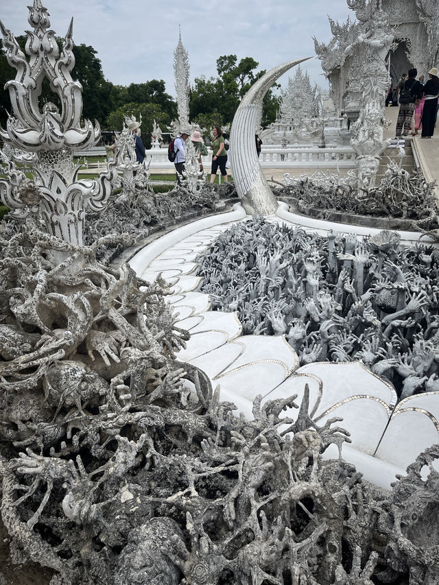 🇹🇭泰國清萊熱門打卡景點—白廟✨