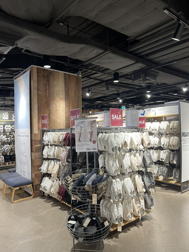 🛒✨ MUJI Siam Discovery – สาขาใหญ่ ใจกลางเมือง