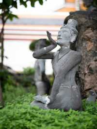 伝統と芸術が息づく、静寂の仏教空間。🛕🌿
