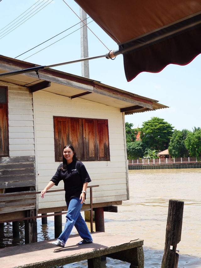 นั่งเรือข้ามฟากไปนอนโฮมสเตย์ริมแม่น้ำ🛶🤭