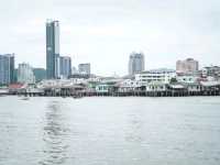 โรงแรมศรีราชามีท่าเรือส่วนตัววิวสวยมาก