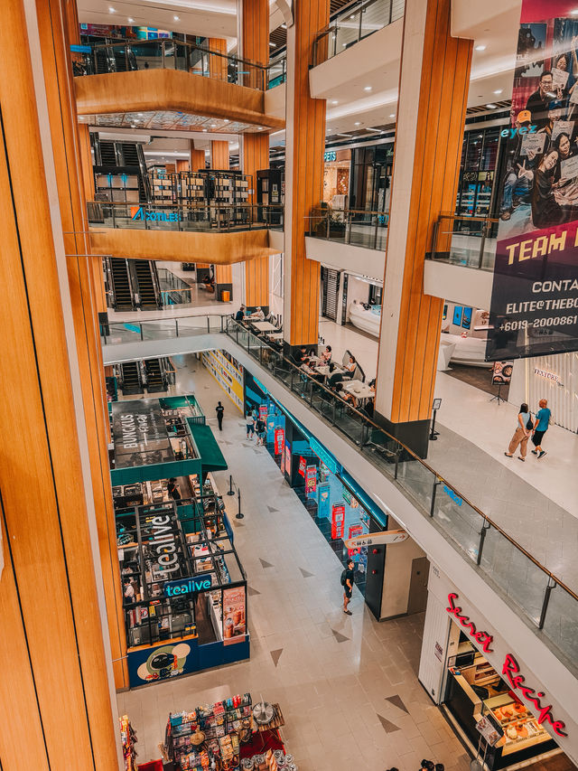 A Calm Lunch Escape at Atria Shopping Gallery