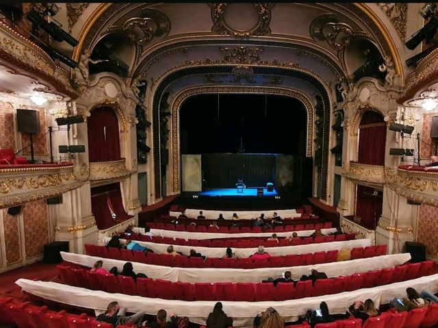 소피아 예술의 전당 | 이반 바조프 국립극장 🎭