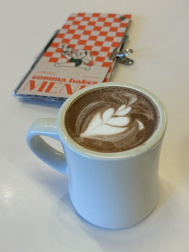 Comma Bakes, Retro Charm Meets Sweet Indulgence in Desaru