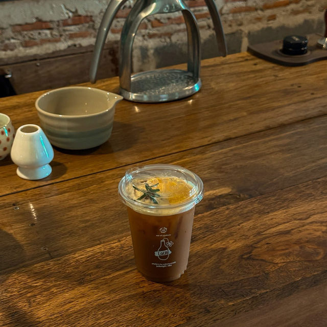 No rush, just good coffee & good taste. 🍵