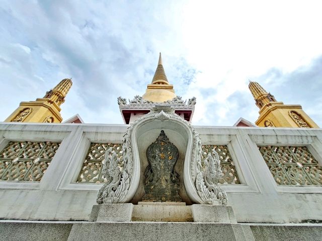 ไหว้พระ🙏สองวัดย่านบางลำพู
