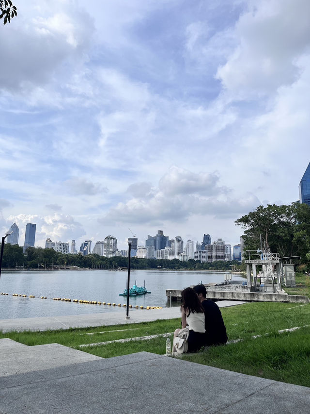 🌳☀️ สวนเบญจกิติ — กลางกรุงแต่เหมือนอยู่กลางป่า!