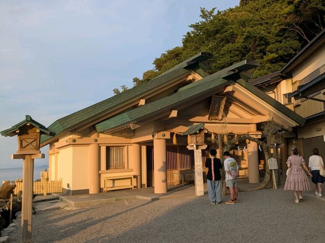 伊勢 | 二見興玉神社，二見浦海岸線上的美麗神社