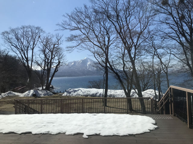 北海道-支笏湖（公車會搭比較久，建議從機場搭較容易有位置）